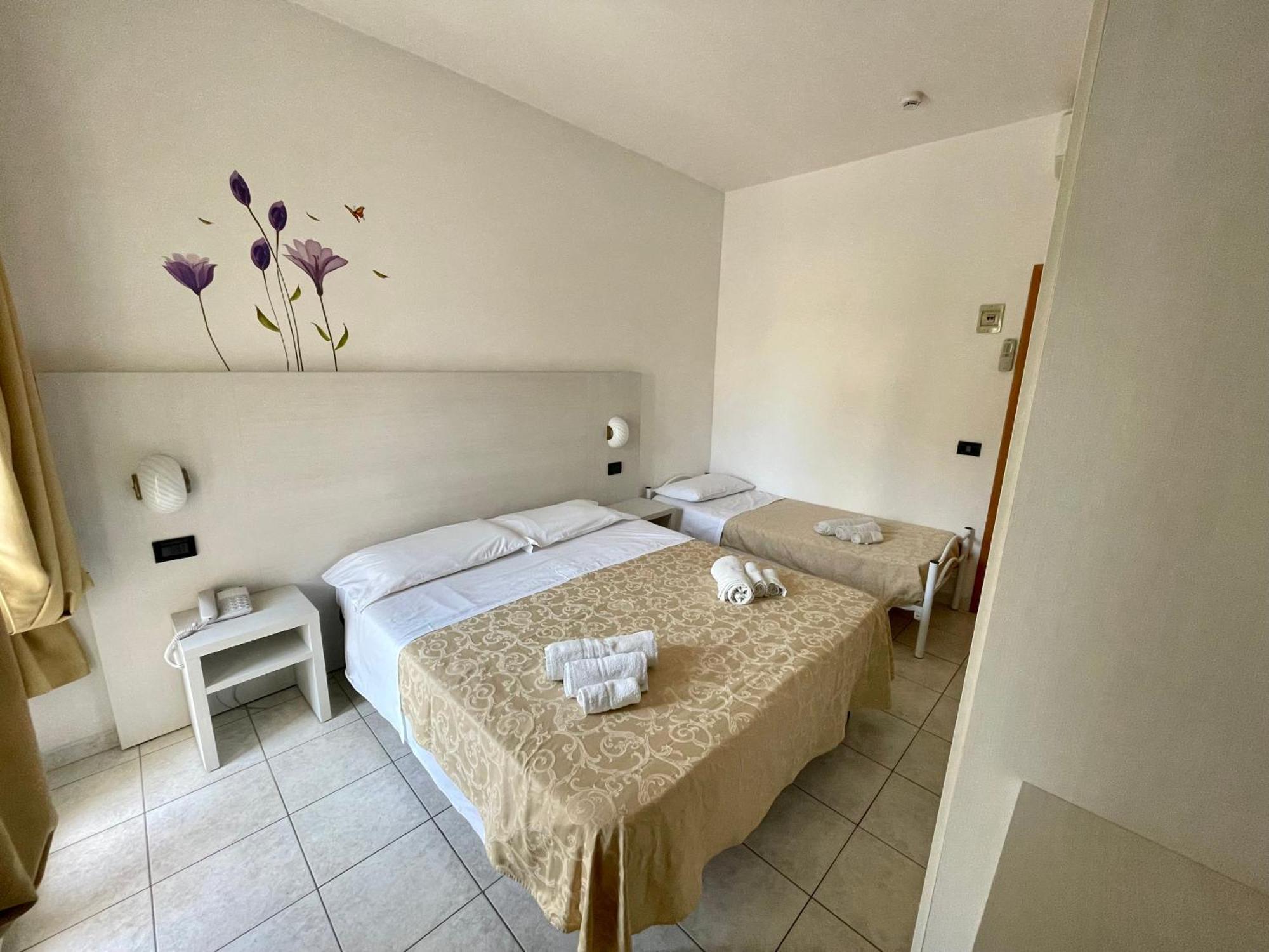 Dependance Hotel Marina Riccione Esterno foto