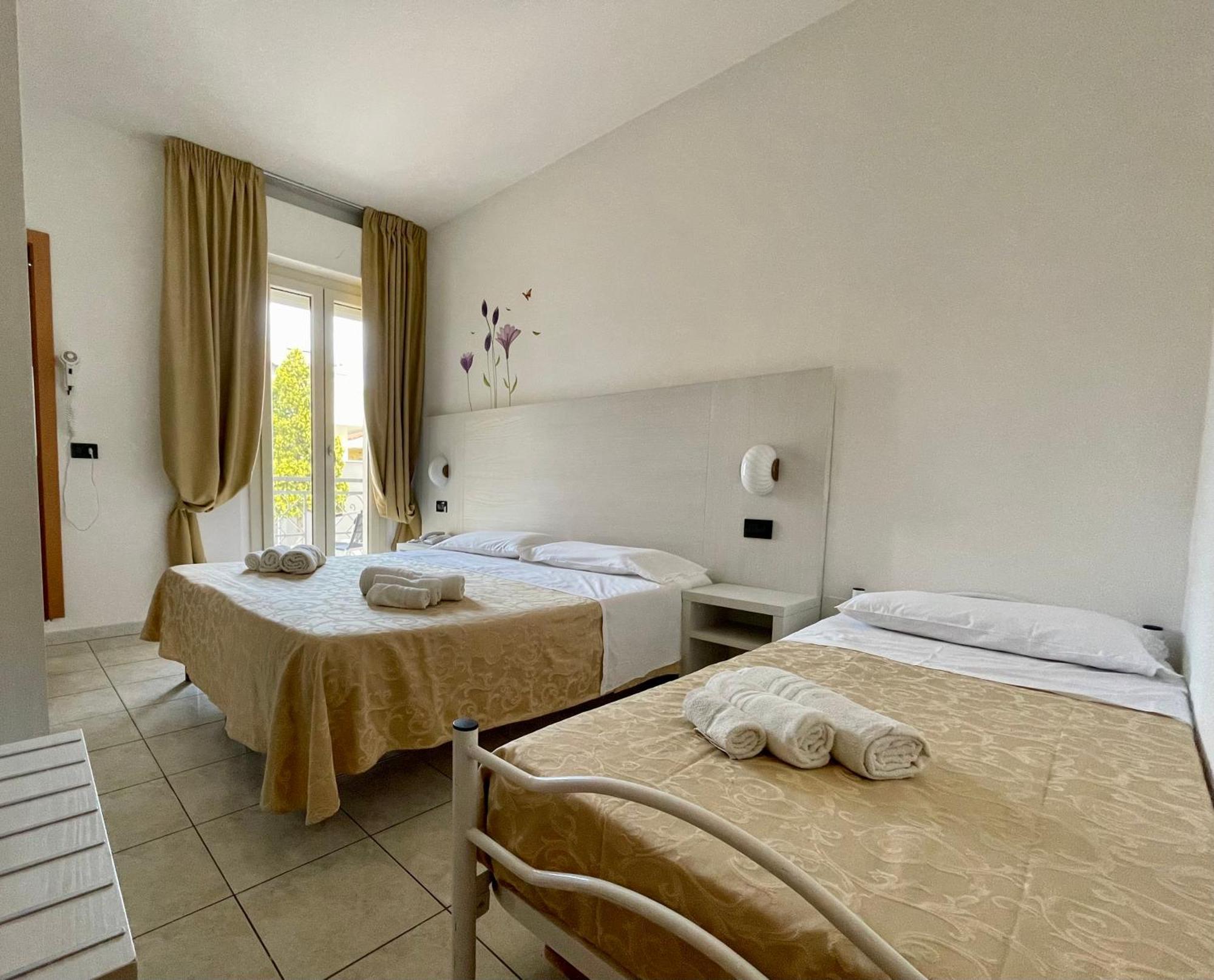 Dependance Hotel Marina Riccione Esterno foto