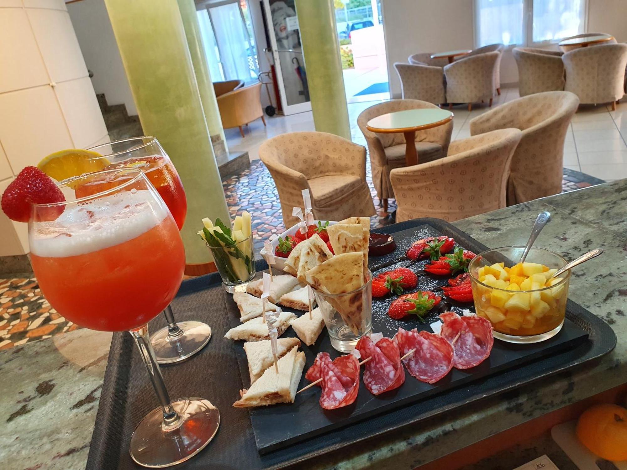 Dependance Hotel Marina Riccione Esterno foto